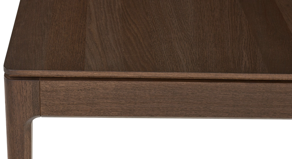 Table salle à manger 8 personnes en chêne teinte marron foncé plateau bois 210x100 cm