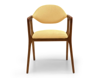 Chaise design avec accoudoirs bois teinte merisier et tissu jaune