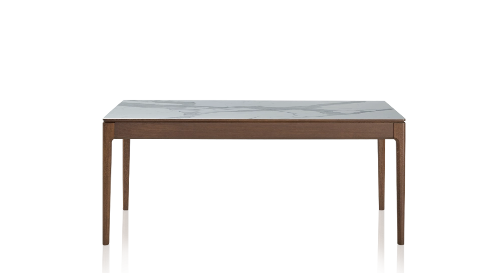 Table extensible 6 à 10 personnes en chêne et céramique allonges bois avec bois teinte marron foncé et plateau céramique effet marbre blanc 140x90 cm