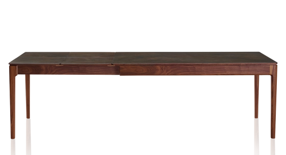 Table extensible 6 à 10 personnes en noyer et céramique allonges céramique avec bois teinte naturelle et plateau et allonges céramique brun oxydé 160x100 cm