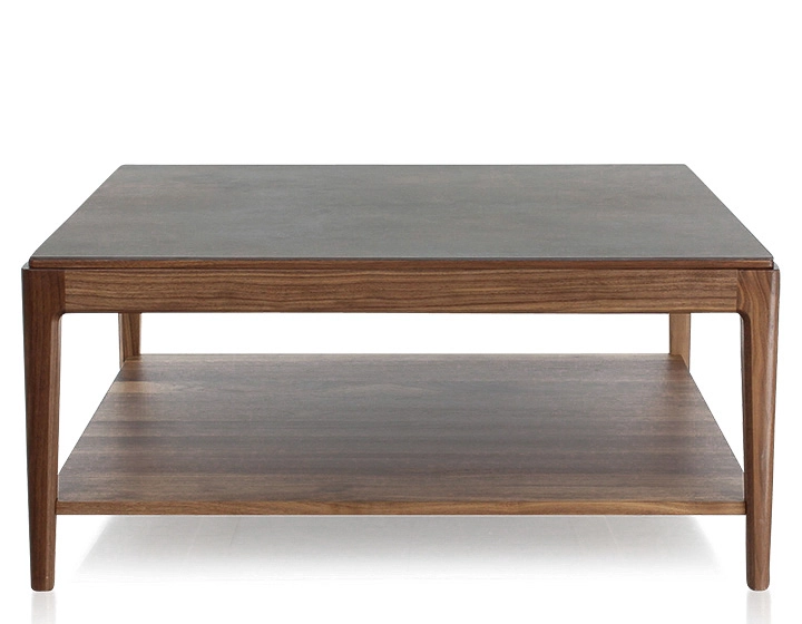 Table basse carrée en noyer et céramique avec tablette en bois teinte naturelle plateau céramique brun oxydé 100x100 cm