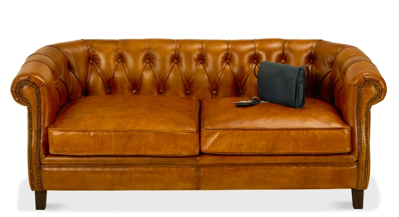 Canapé Chesterfield cuir 2 places cognac accoudoirs cloutés