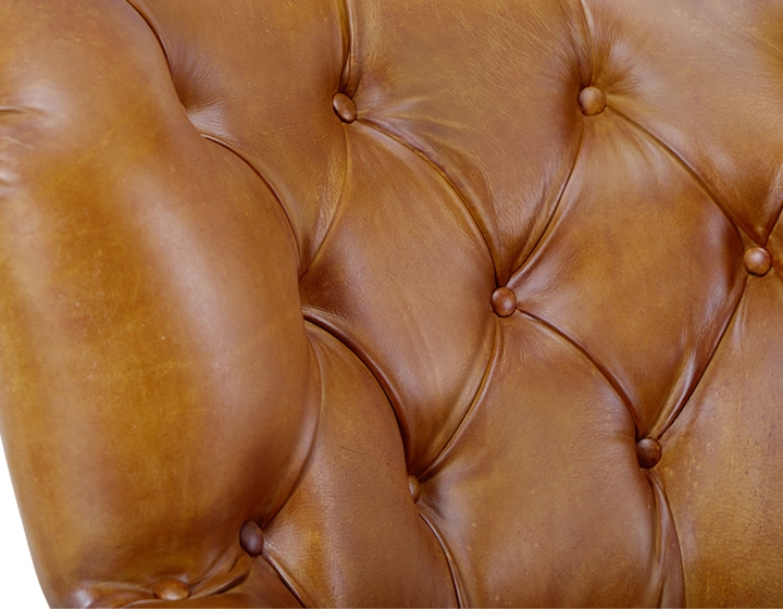 Fauteuil Chesterfield cuir cognac moyen dossier