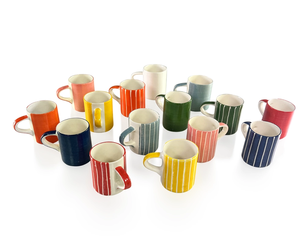 Tasse à café en céramique striée rouge