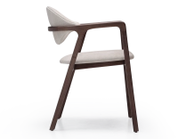 Chaise design avec accoudoirs bois teinte marron foncé et tissu velours sable