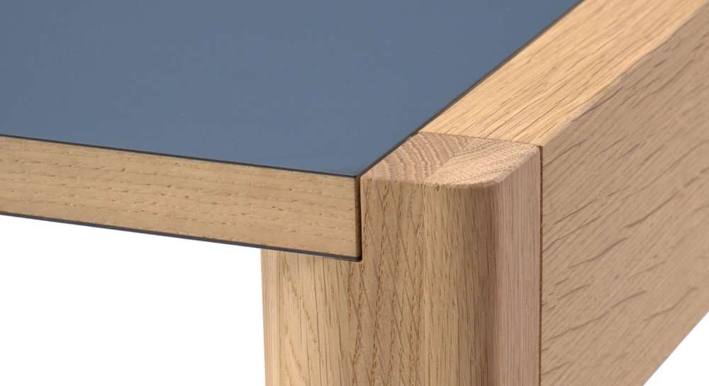 Bureau bench 2 postes chêne teinte naturelle plateau fenix bleu foncé 140x160