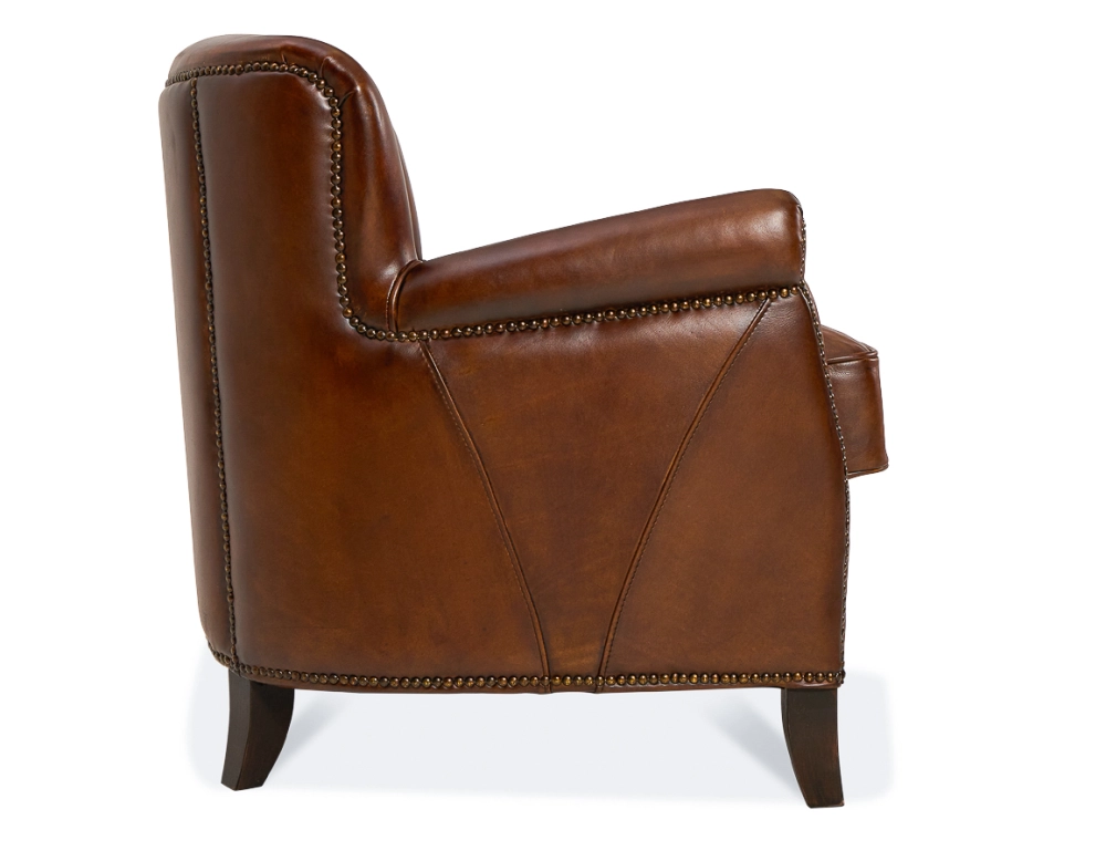 Fauteuil club cuir marron vintage accoudoirs cloutés