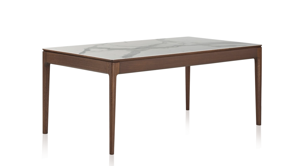 Table salle à manger en chêne et céramique 6 personnes avec bois teinte marron foncé et plateau céramique effet marbre blanc 160x100 cm
