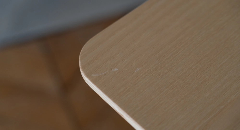 Table basse carré en frêne teinte blanchie 90x90x50 cm
