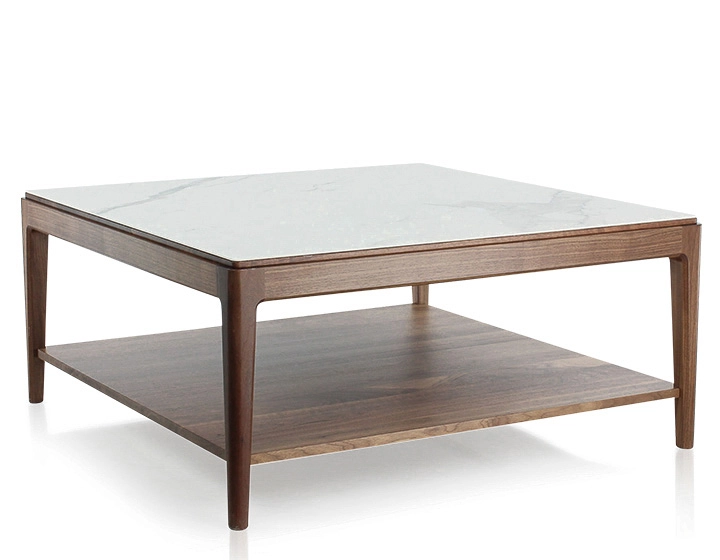 Table basse carrée en noyer et céramique avec tablette en bois teinte naturelle plateau céramique effet marbre blanc 100x100 cm