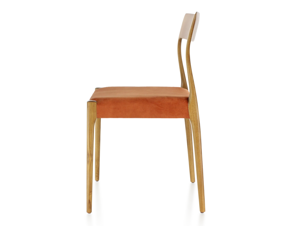 Chaise scandinave bois teinte merisier assise tissu velours terracotta